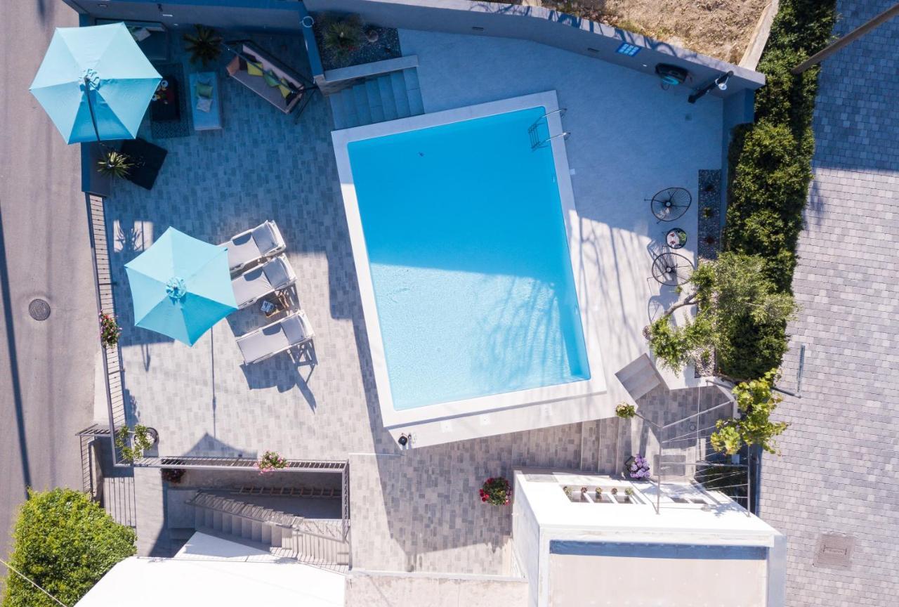 Apartments Lidija - Sea View Apartment With Exclusive Right Of Using Hot Tub Or Split Level Apartment With Exclusive Right Of Using Pool 珀德垂那 外观 照片