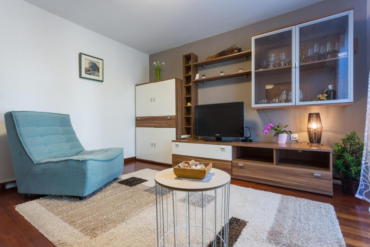 Apartments Lidija - Sea View Apartment With Exclusive Right Of Using Hot Tub Or Split Level Apartment With Exclusive Right Of Using Pool 珀德垂那 外观 照片