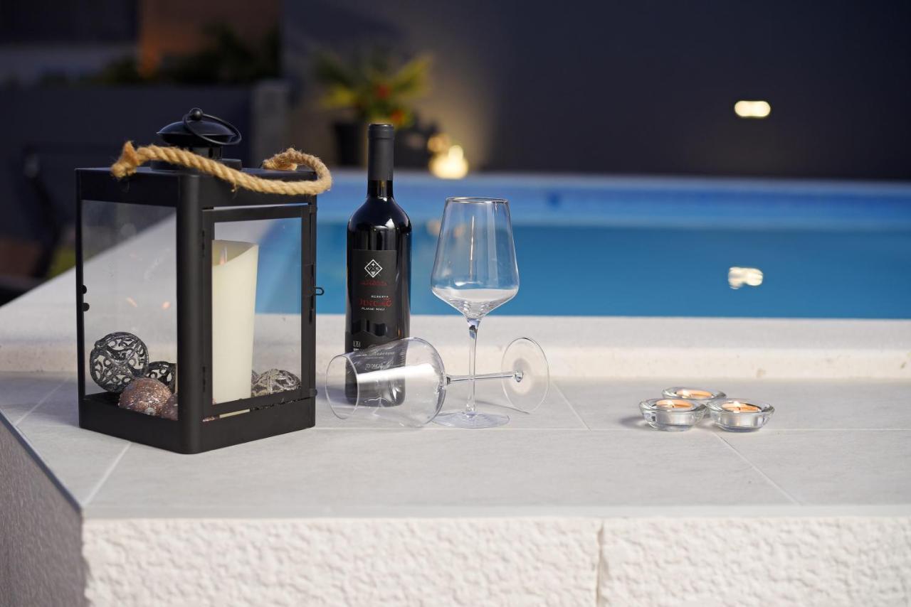 Apartments Lidija - Sea View Apartment With Exclusive Right Of Using Hot Tub Or Split Level Apartment With Exclusive Right Of Using Pool 珀德垂那 外观 照片