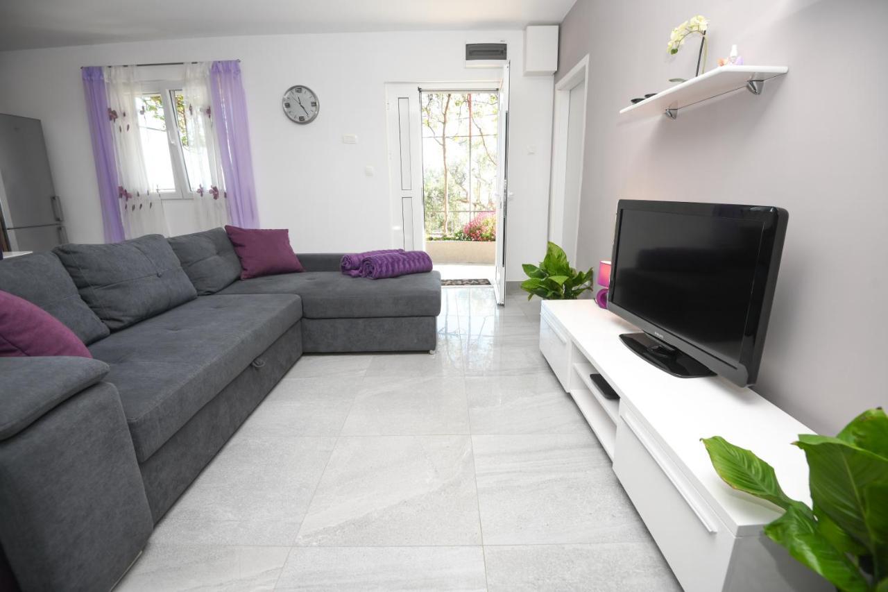 Apartments Lidija - Sea View Apartment With Exclusive Right Of Using Hot Tub Or Split Level Apartment With Exclusive Right Of Using Pool 珀德垂那 外观 照片