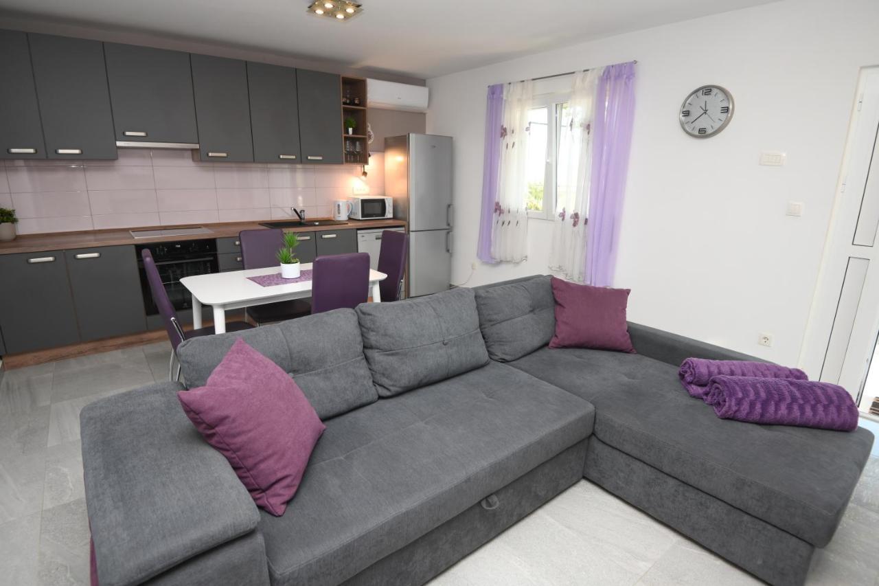 Apartments Lidija - Sea View Apartment With Exclusive Right Of Using Hot Tub Or Split Level Apartment With Exclusive Right Of Using Pool 珀德垂那 外观 照片