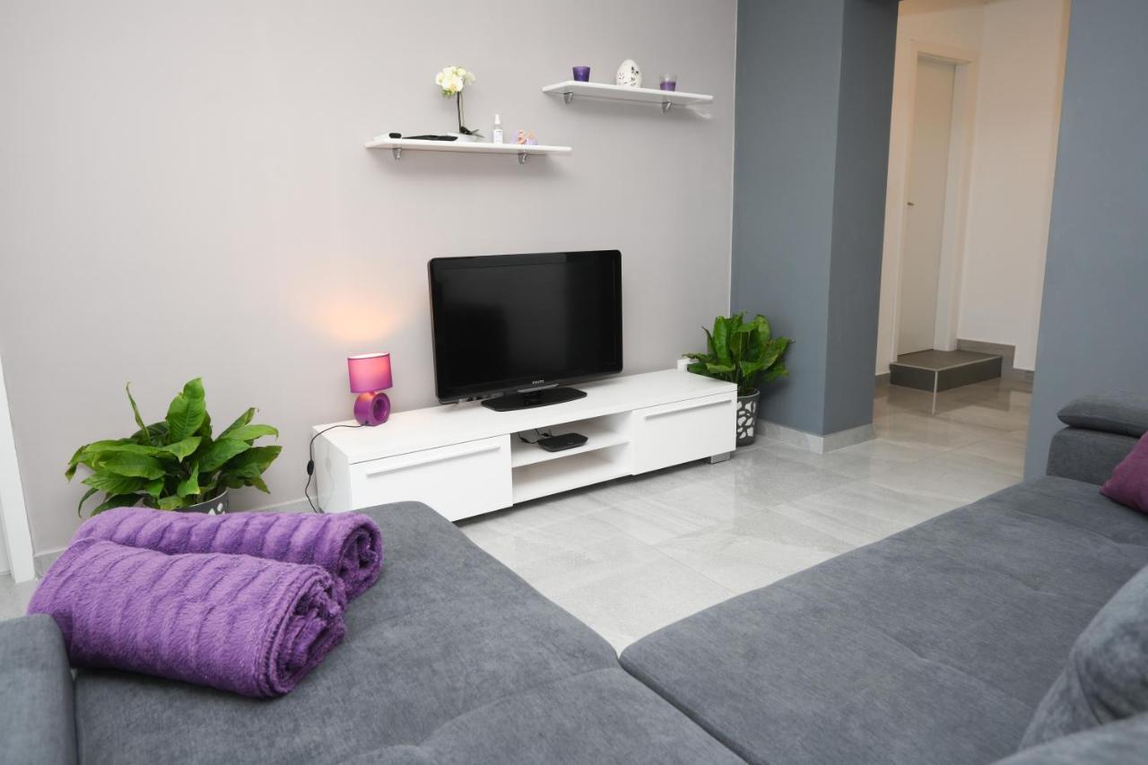 Apartments Lidija - Sea View Apartment With Exclusive Right Of Using Hot Tub Or Split Level Apartment With Exclusive Right Of Using Pool 珀德垂那 外观 照片