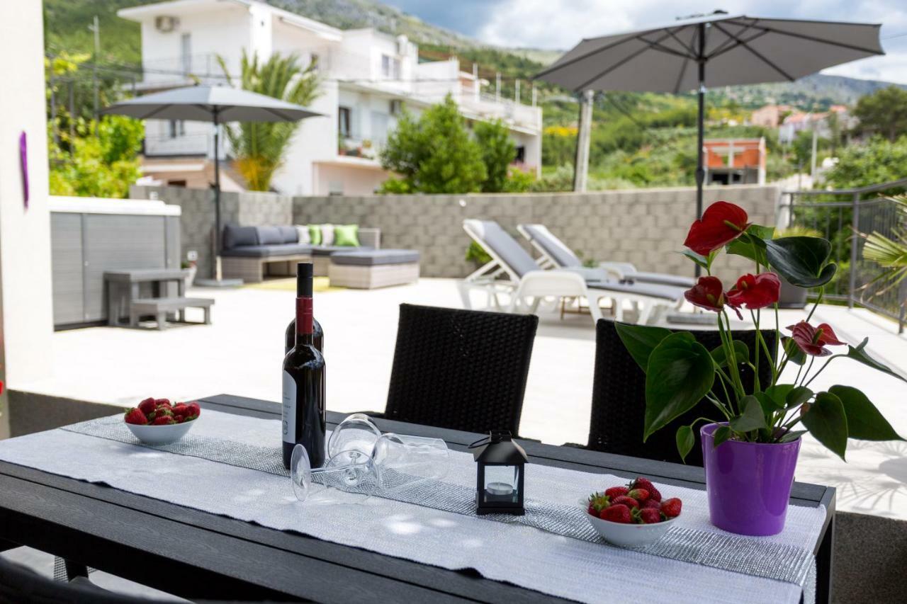Apartments Lidija - Sea View Apartment With Exclusive Right Of Using Hot Tub Or Split Level Apartment With Exclusive Right Of Using Pool 珀德垂那 外观 照片