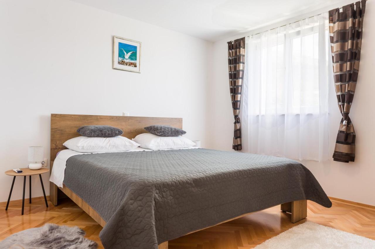 Apartments Lidija - Sea View Apartment With Exclusive Right Of Using Hot Tub Or Split Level Apartment With Exclusive Right Of Using Pool 珀德垂那 外观 照片