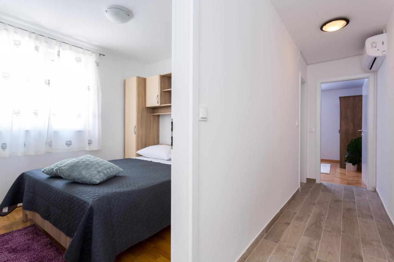 Apartments Lidija - Sea View Apartment With Exclusive Right Of Using Hot Tub Or Split Level Apartment With Exclusive Right Of Using Pool 珀德垂那 外观 照片