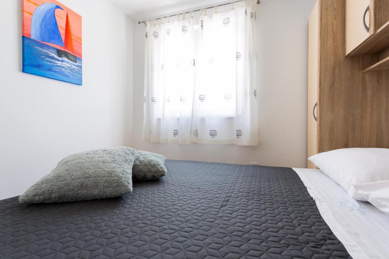 Apartments Lidija - Sea View Apartment With Exclusive Right Of Using Hot Tub Or Split Level Apartment With Exclusive Right Of Using Pool 珀德垂那 外观 照片